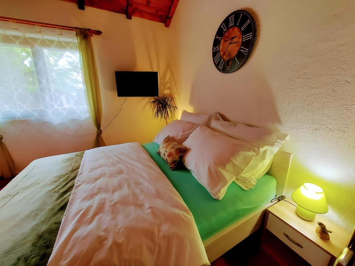 Studio Apartman Buteo Jastrebarsko Extérieur photo